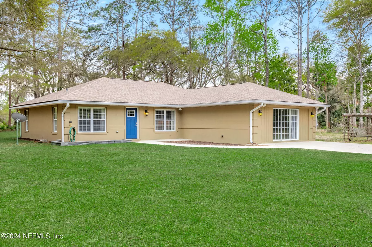 East Palatka, FL 32131,141 PINE TREE RD