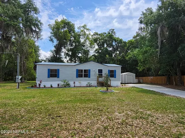 Welaka, FL 32193,300 7TH AVE