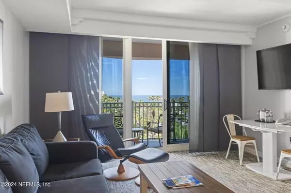 Palm Coast, FL 32137,200 OCEAN CREST DR #422