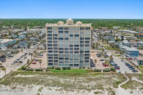 Jacksonville Beach, FL 32250,917 1ST ST N #601