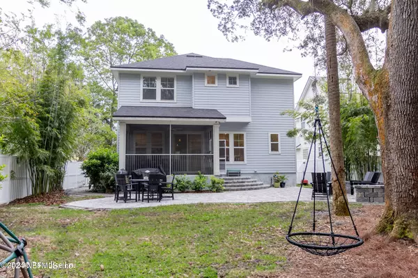 Atlantic Beach, FL 32233,890 PARADISE LN