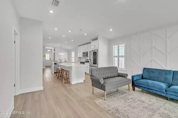 595 MEADOW CREEK DR St Johns, FL 32259