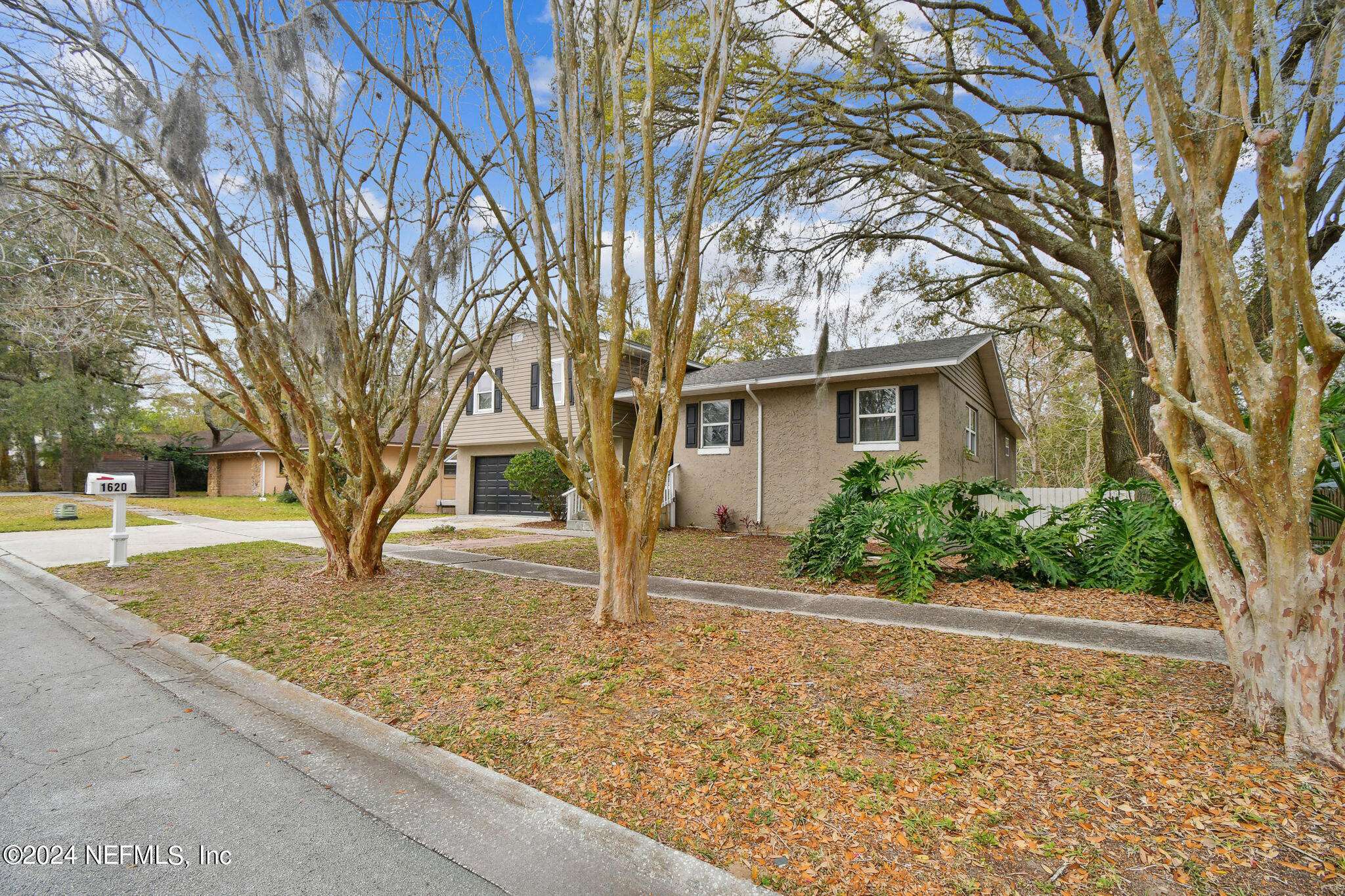 Jacksonville, FL 32225,1620 OAK RIDGE DR S