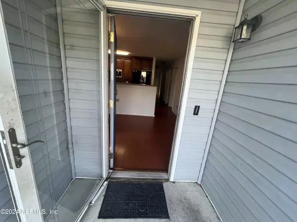 Atlantic Beach, FL 32233,1221 JASMINE ST