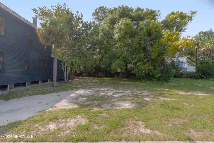 111 S 8TH ST, Fernandina Beach, FL 32034