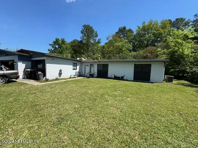 2327 BETSY DR, Jacksonville, FL 32210