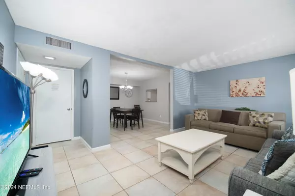 Jacksonville, FL 32257,3765 CROWN POINT RD #12