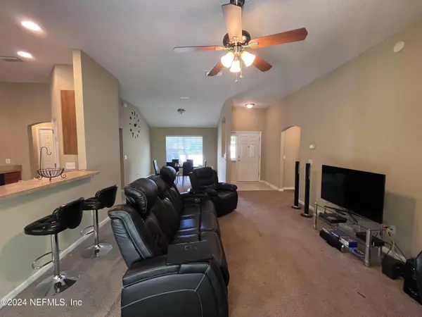 11899 CROOKED RIVER RD, Jacksonville, FL 32219