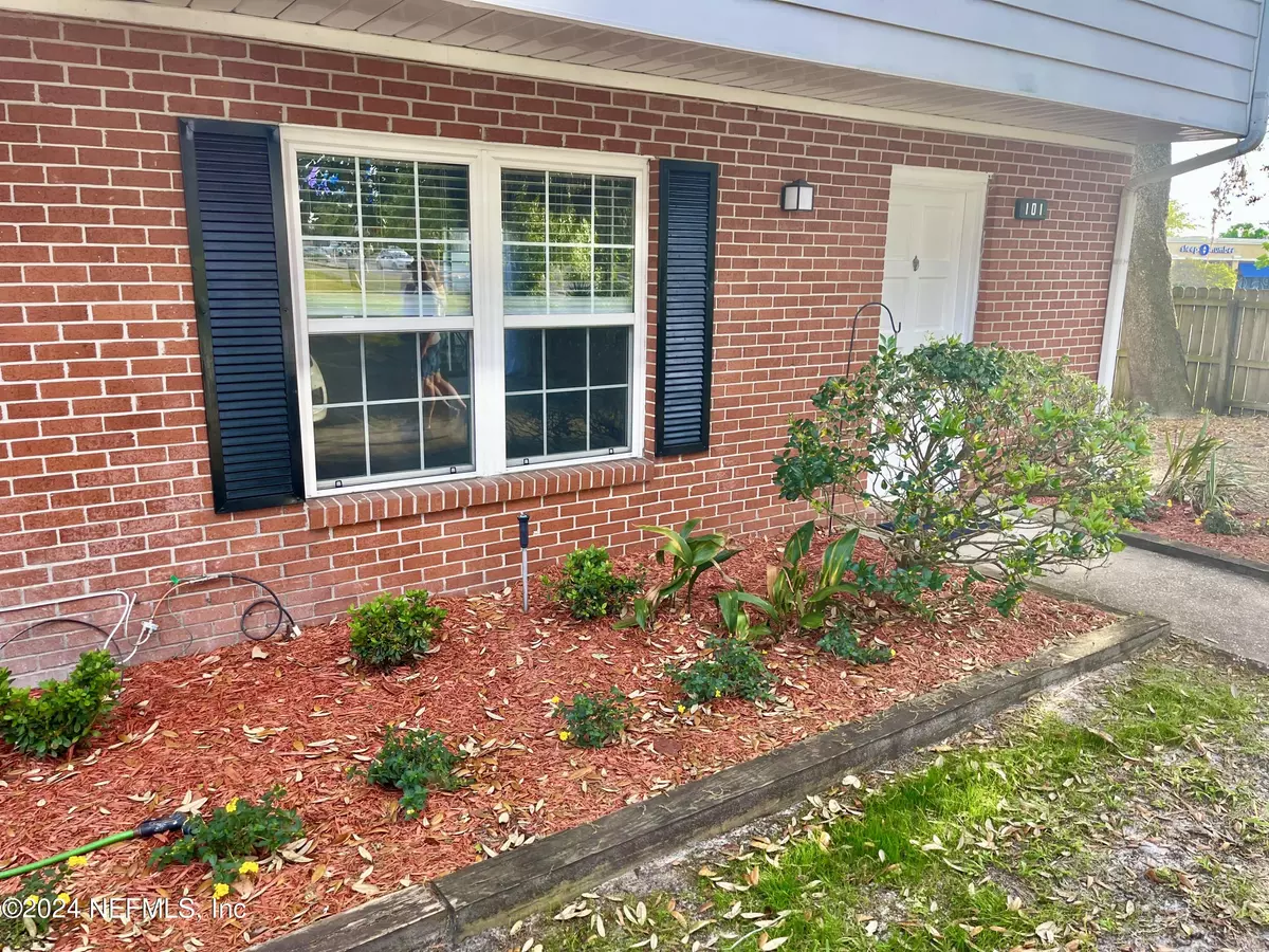 Orange Park, FL 32073,101 KETTERING WAY