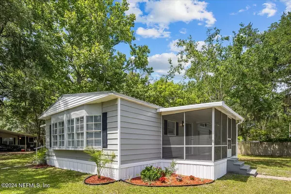 Crescent City, FL 32112,126 FISHERMANS COVE PARADISE RD