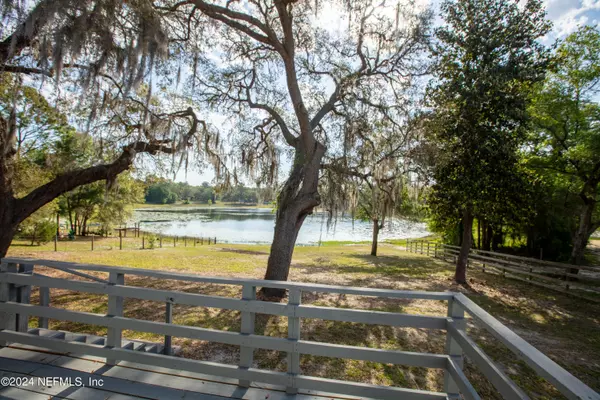 Melrose, FL 32666,129 LAKE CARLETON DR