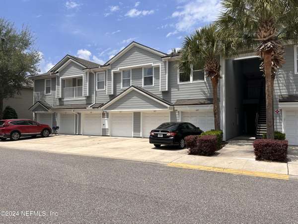 7060 DEER LODGE CIR #109, Jacksonville, FL 32256