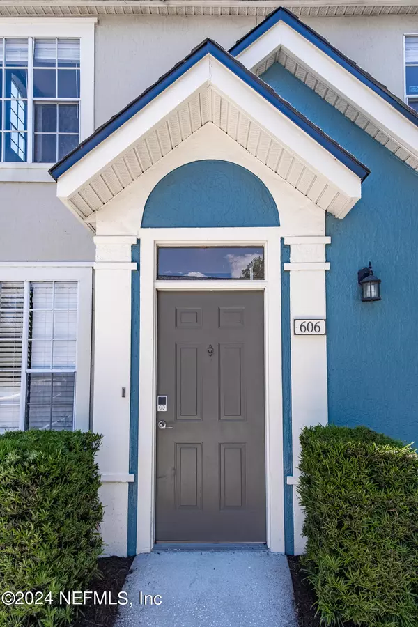 Jacksonville, FL 32224,13700 RICHMOND PARK DR N #606