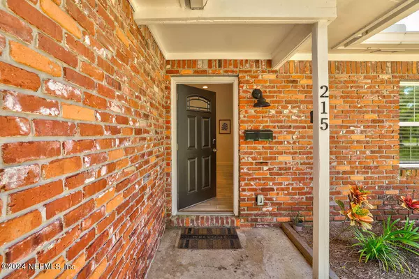 St Augustine, FL 32080,215 CARVER ST W