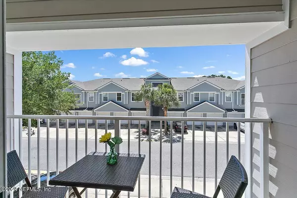 Jacksonville, FL 32256,7068 DEER LODGE CIR #105