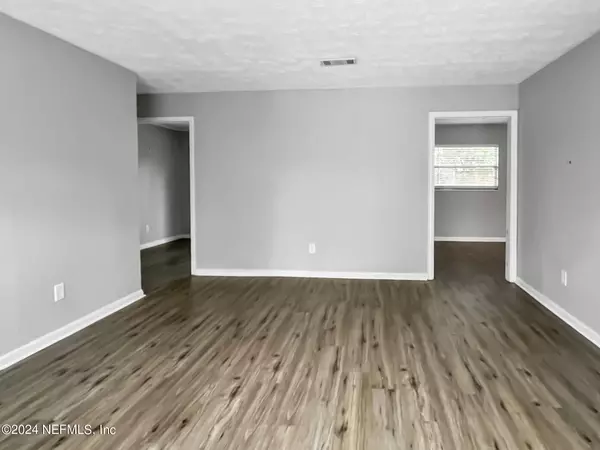 Jacksonville, FL 32244,6021 RICKER RD