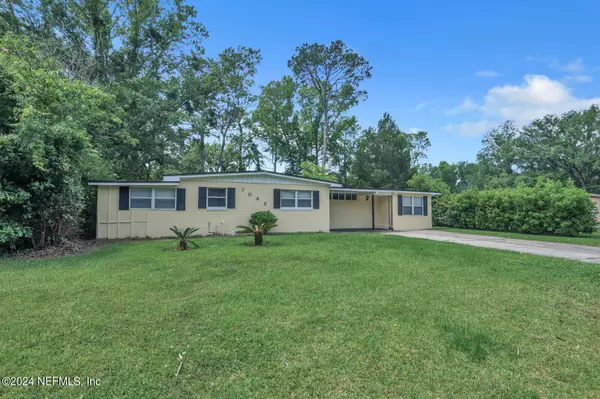 7042 ROLLO RD,  Jacksonville,  FL 32205