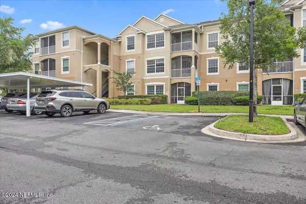 7990 BAYMEADOWS RD E #828, Jacksonville, FL 32256