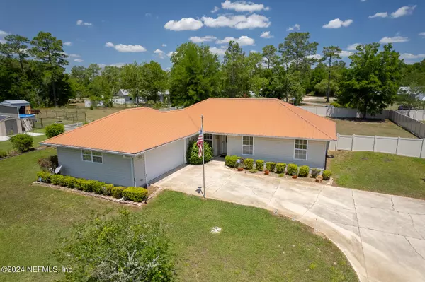 Interlachen, FL 32148,104 WESTWOOD DR