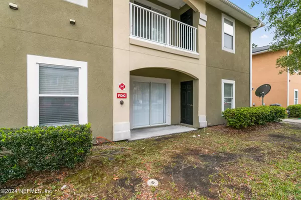 Jacksonville, FL 32210,3680 KIRKPATRICK CIR #6-1