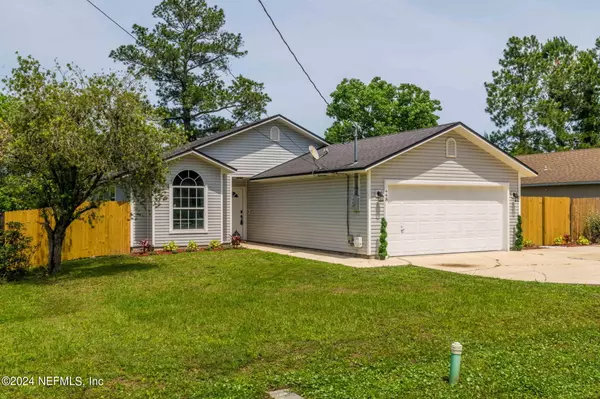 448 VERMONT AVE S, Green Cove Springs, FL 32043