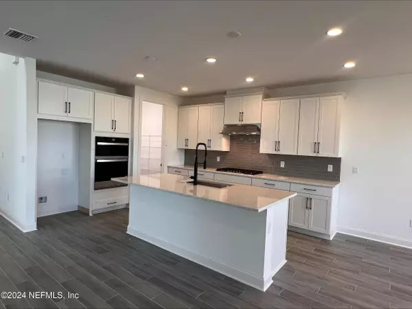 Jacksonville, FL 32256,11453 NEWTONIAN BLVD