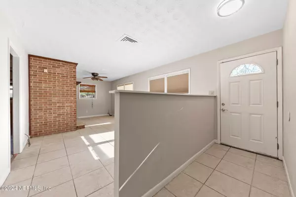 Jacksonville, FL 32244,5557 GREEN FOREST DR