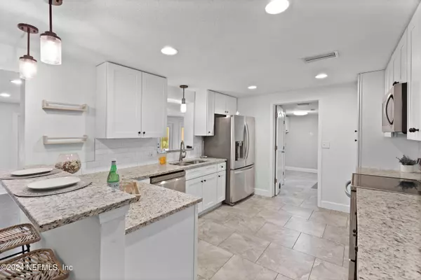 Jacksonville, FL 32207,5035 THORDEN RD