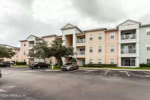 8226 GREEN PARROT RD #203, Jacksonville, FL 32256