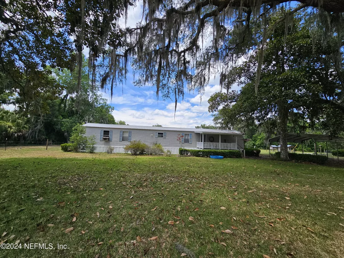 Florahome, FL 32140,114 MANITOBA ST