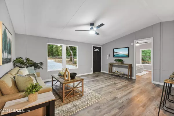 Satsuma, FL 32189,210 OKLAHOMA AVE