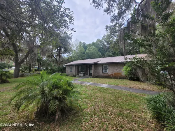 901 PALMETTO ST, Welaka, FL 32193