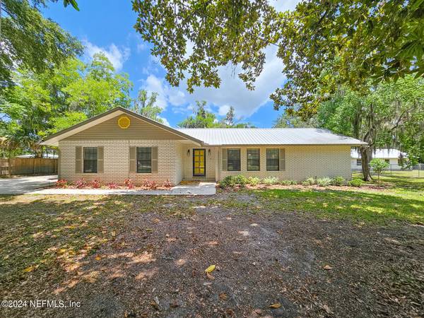 6064 SILVER LAKE DR, Palatka, FL 32177