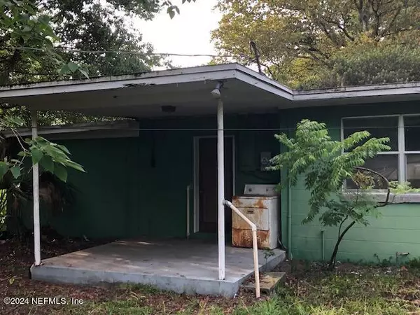 200 GREEN DR, Palatka, FL 32177