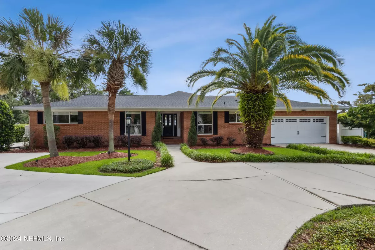 Fleming Island, FL 32003,6215 W SHORES RD