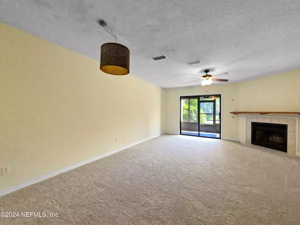 Jacksonville, FL 32256,7620 BAYMEADOWS CIR W #2233