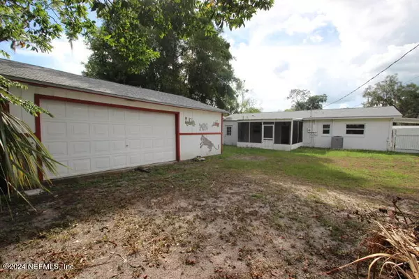 East Palatka, FL 32131,136 W ST JOHNS TER