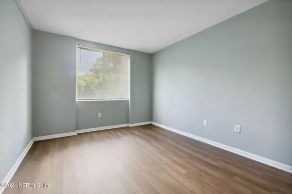 Jacksonville, FL 32207,4975 SAN JOSE BLVD #213