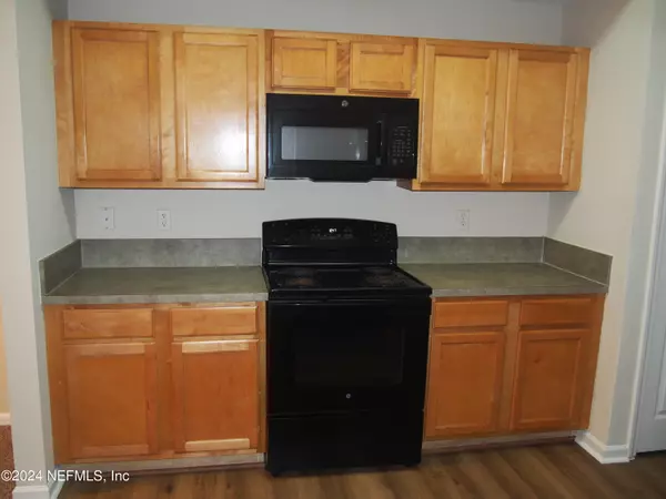 Jacksonville, FL 32277,7920 MERRILL RD #2106