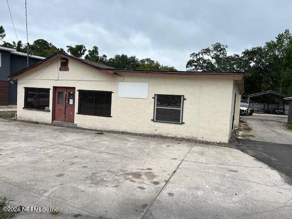 3727 SPRING PARK RD, Jacksonville, FL 32207