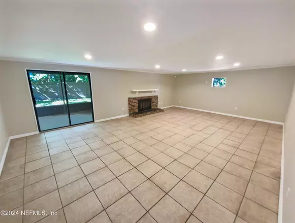 Orange Park, FL 32073,360 CANIS DR S