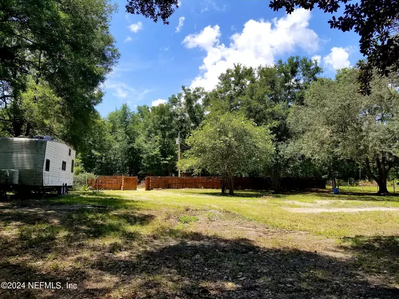 124 S EDGELINE RD, Satsuma, FL 32189