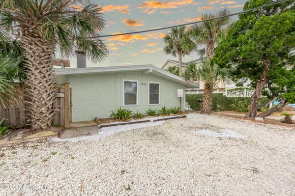 1954 BEACH AVE, Atlantic Beach, FL 32233