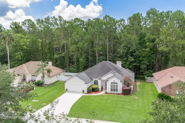 233 MAPLEWOOD DR St Johns, FL 32259