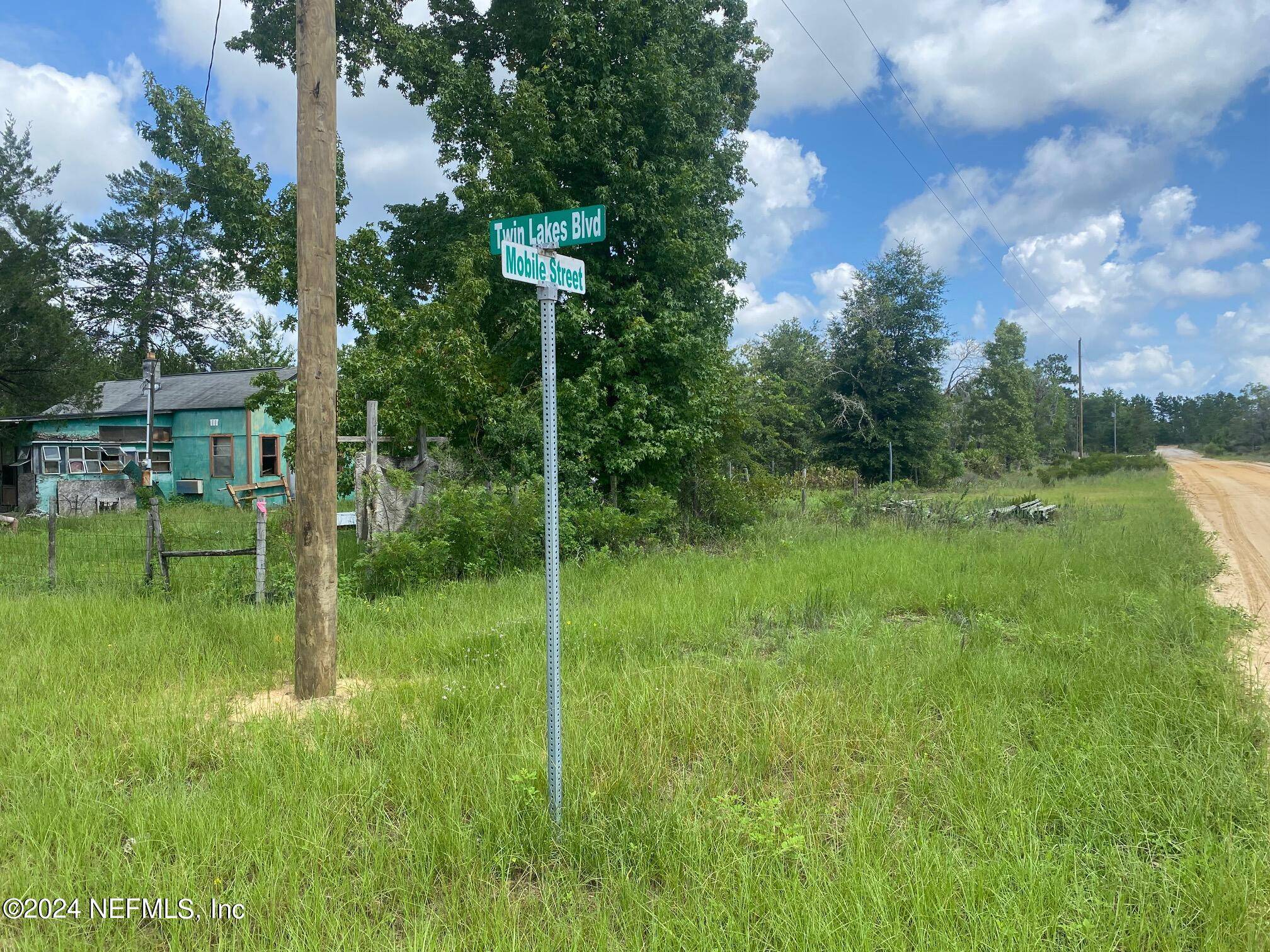 Interlachen, FL 32148,3100 TWIN LAKES BLVD