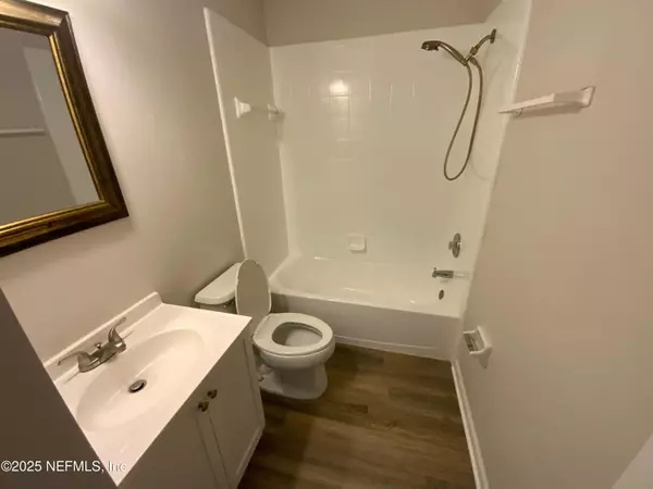 Jacksonville, FL 32233,2613 AMERICAS CUP CIR E