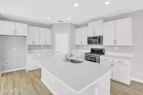 254 BOURMONT RD St Augustine, FL 32095