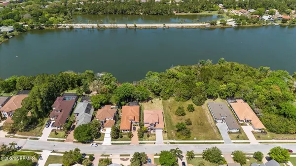 Palm Coast, FL 32137,13 EMERALD LAKE CT