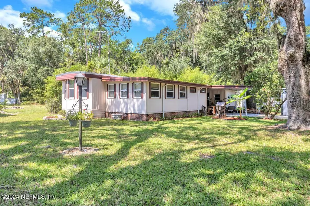 East Palatka, FL 32131,101 TRESCOT CT