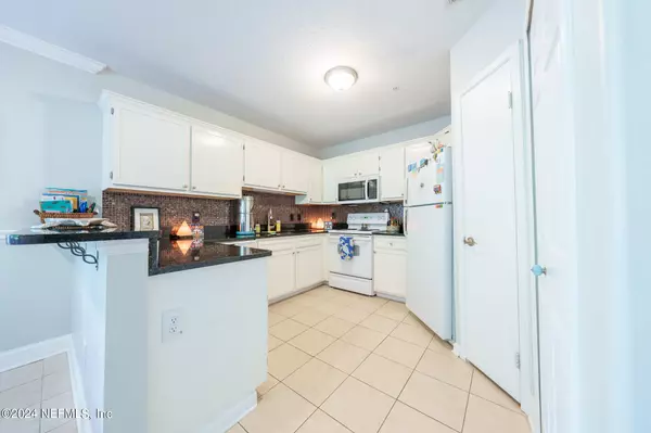 Jacksonville Beach, FL 32250,1701 THE GREENS WAY #114